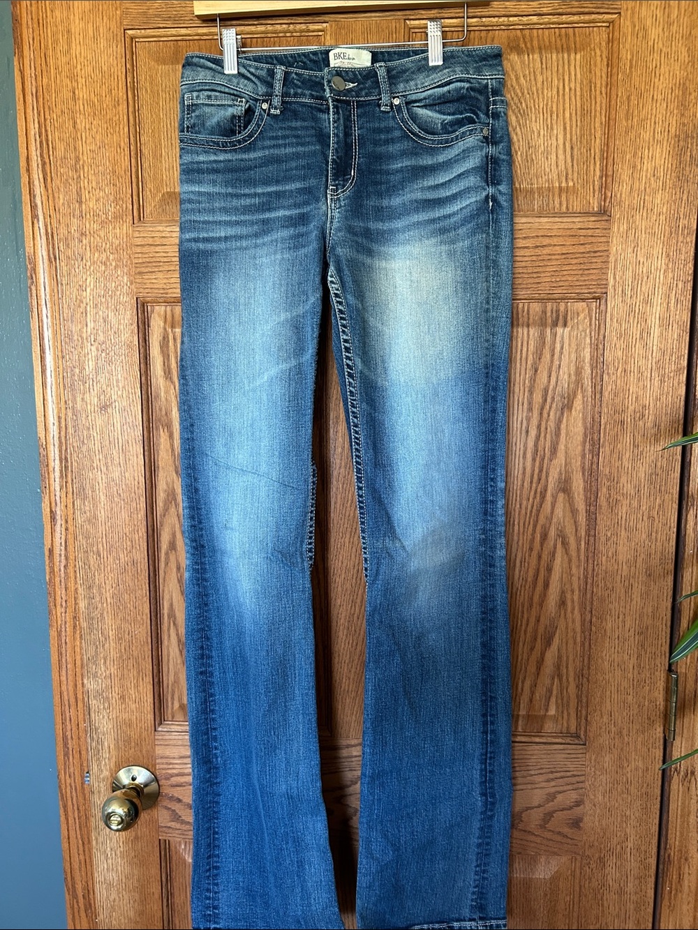 BKE Women's Medium Wash Bootcut Jeans - Blue